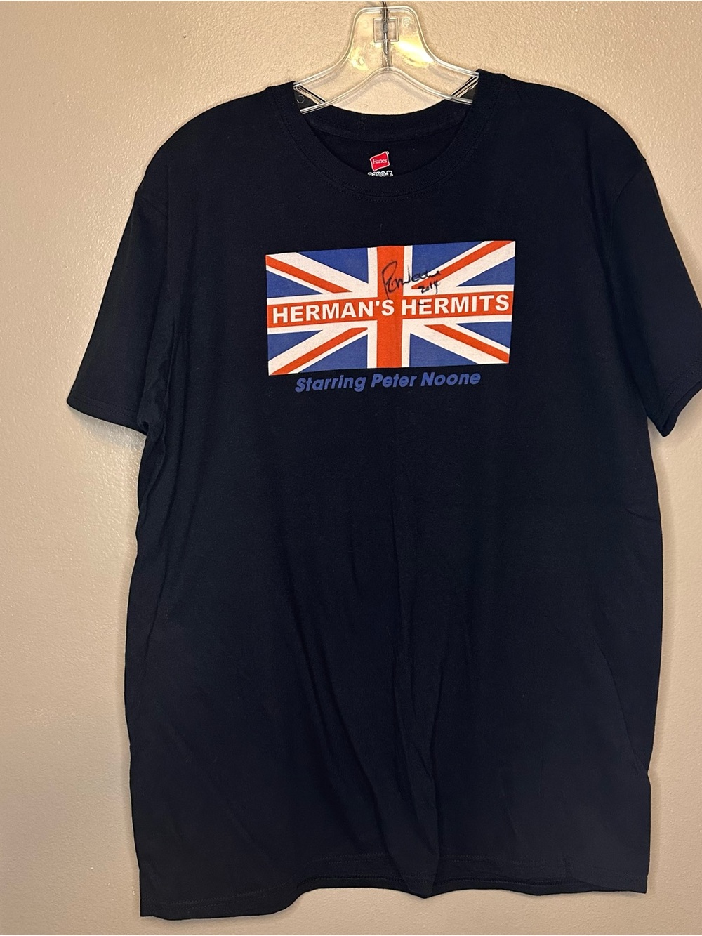 Hanes Black Union Jack "Herman's Hermits" Graphic Tee Signed By Peter Noone